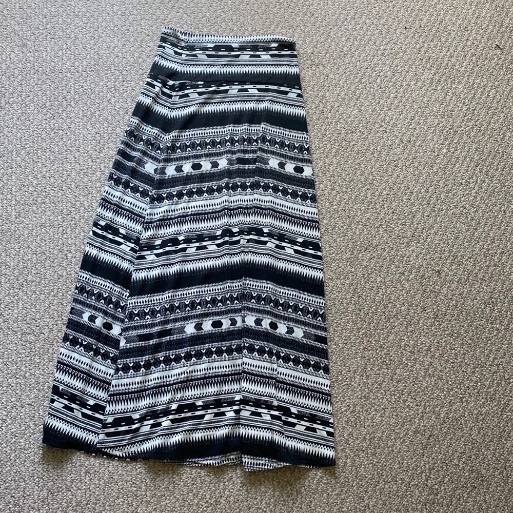 Black and white maxi skirt